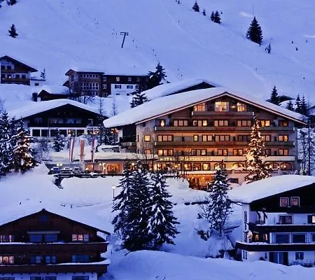 Plattenhof 4*