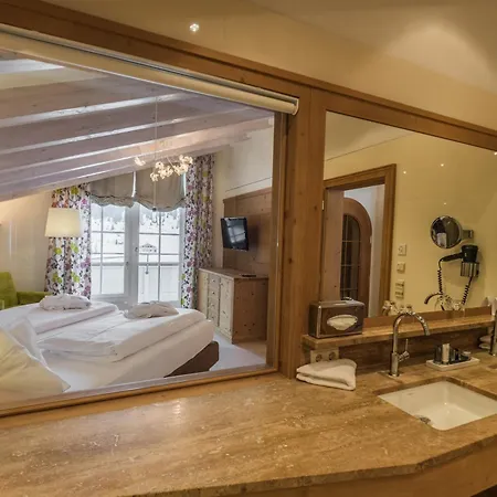 Plattenhof 4*
