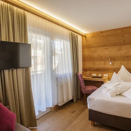 Plattenhof 4*